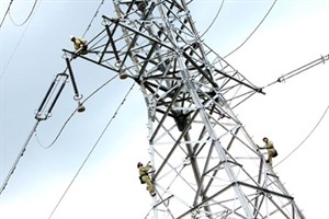 Although economic growth was improving, the World Bank warned that Vietnam was still performing below its potential, due to slow-moving structural reforms, especially in the banking sector and SOEs (Photo: VNA)